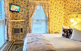 Heart Of The Village Bed & Breakfast In Shelburne Vt